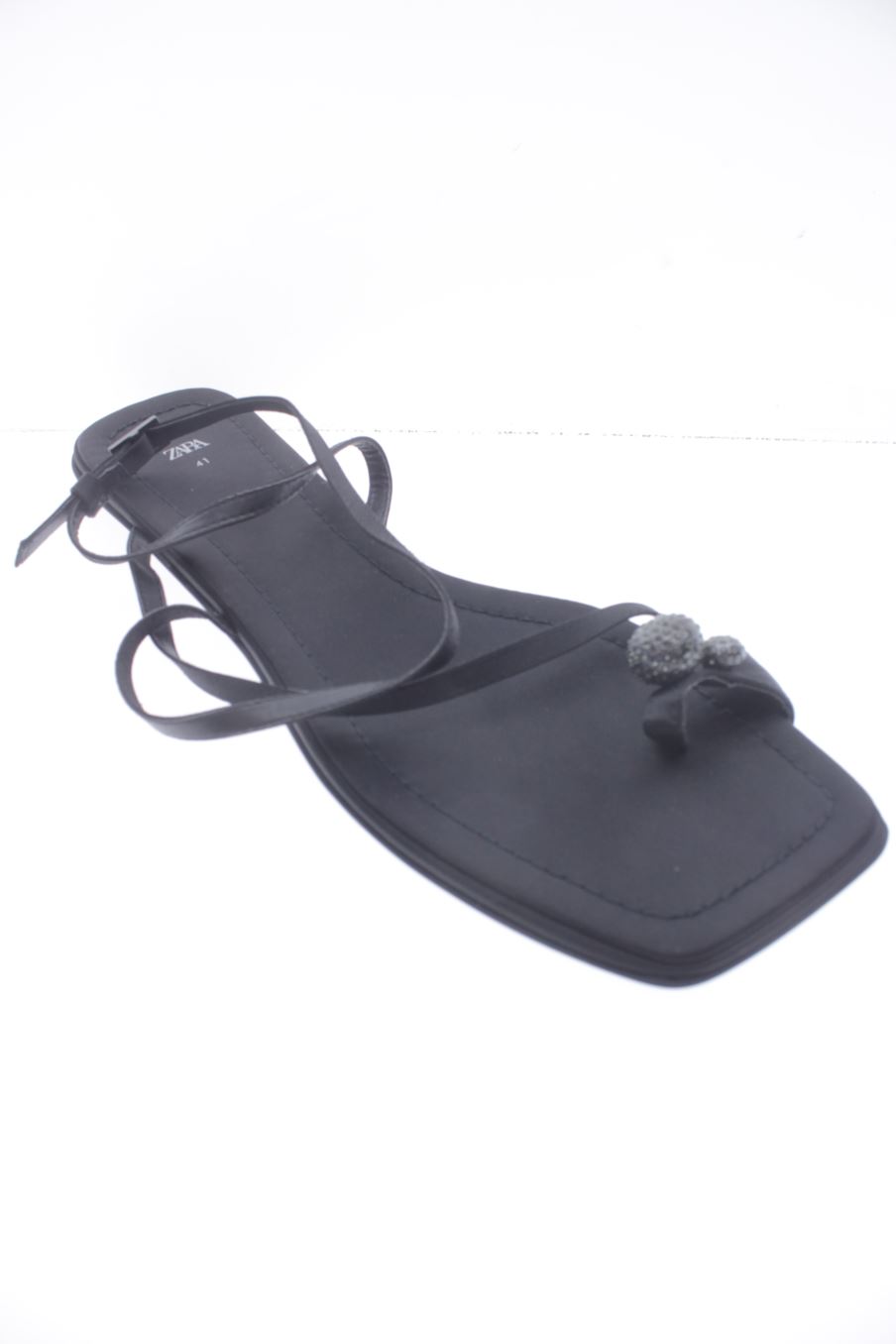 Sandales plates de Zara de la taille 41, de couleur noir de