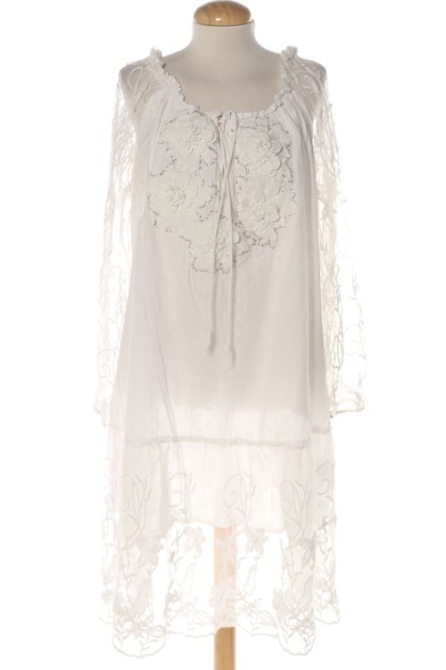 Aufwändiges Kleid