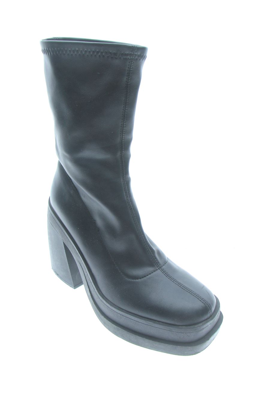 Botines de Bershka de la talla 40, de color negro de