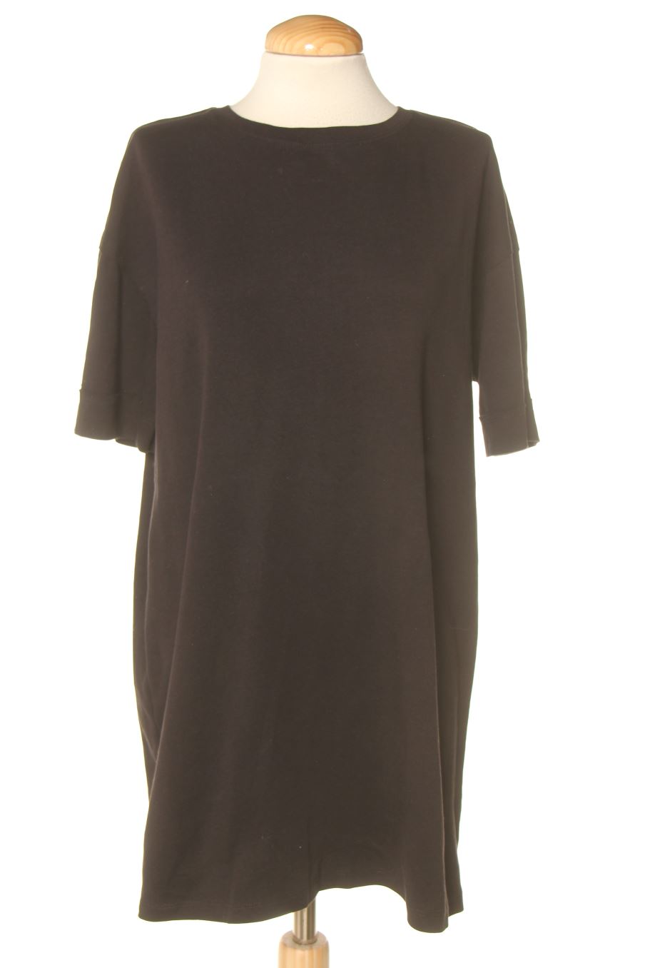 Robe casual Reserved de la taille M, de couleur noir