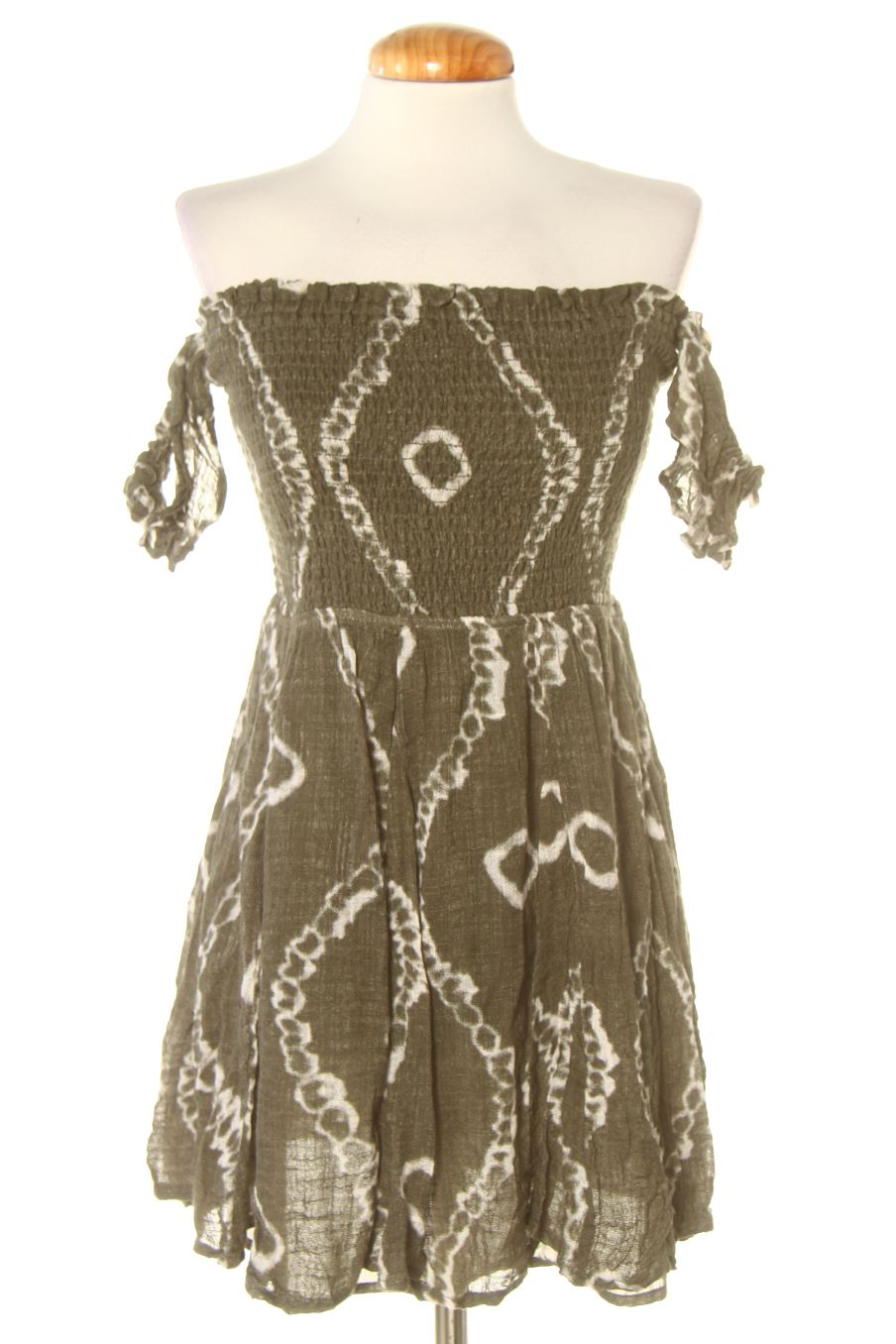 Vestido casual de Stradivarius de la talla M, de color verde