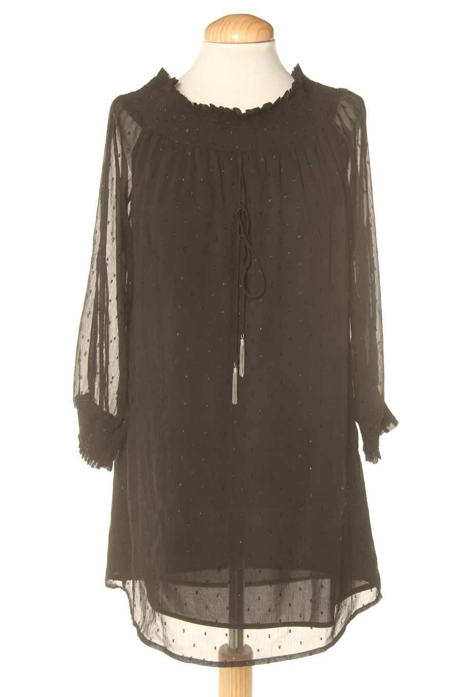 Vestido casual de Zara de la talla XS, de color negro