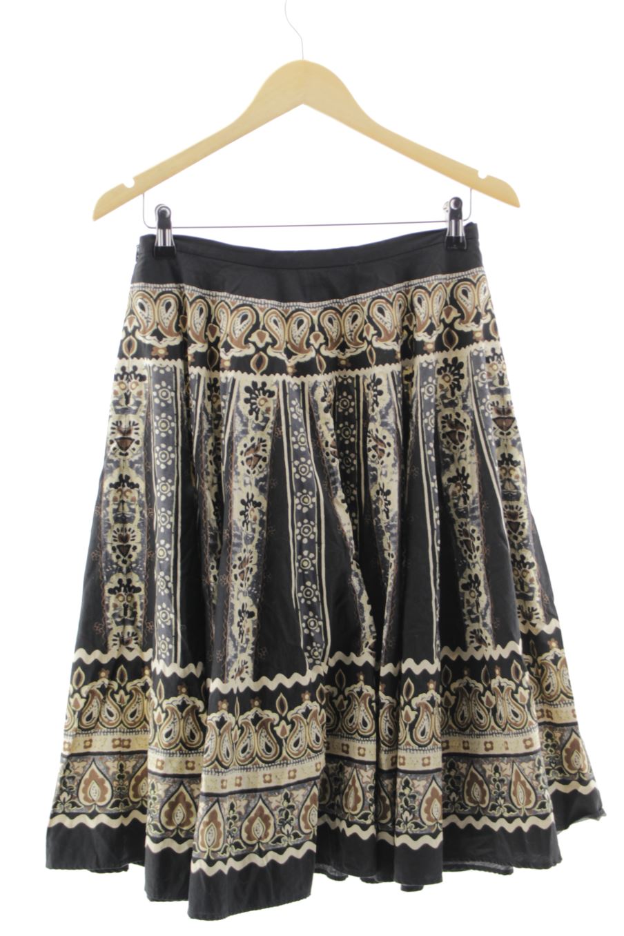 Faldas de Yera de la talla 38, de color estampado