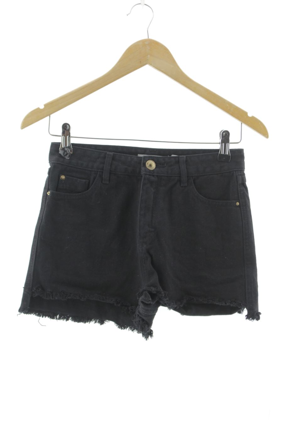 Pantalón corto de Stradivarius de la talla 32, de color negro de ropa vaquera