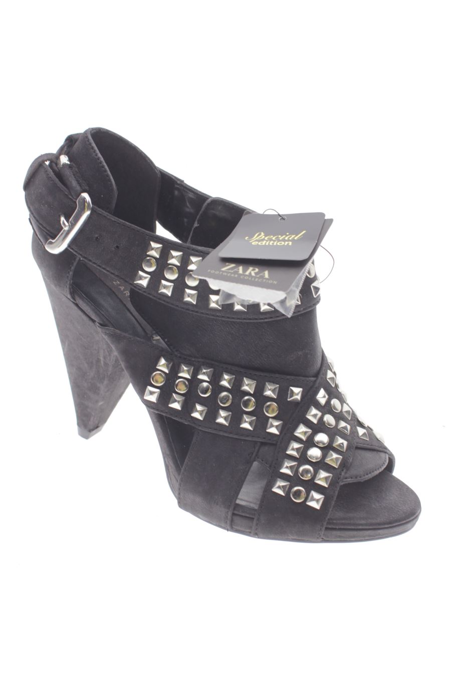 Sandalias tacon de Zara de la talla 37, de color negro de