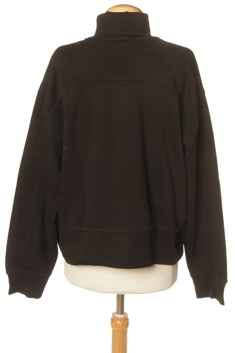Sudadera de Zara de la talla L, de color negro