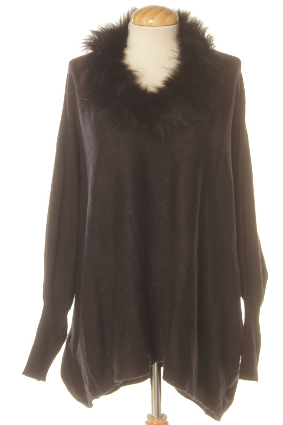 Pull OMO de la taille XL, de couleur noir