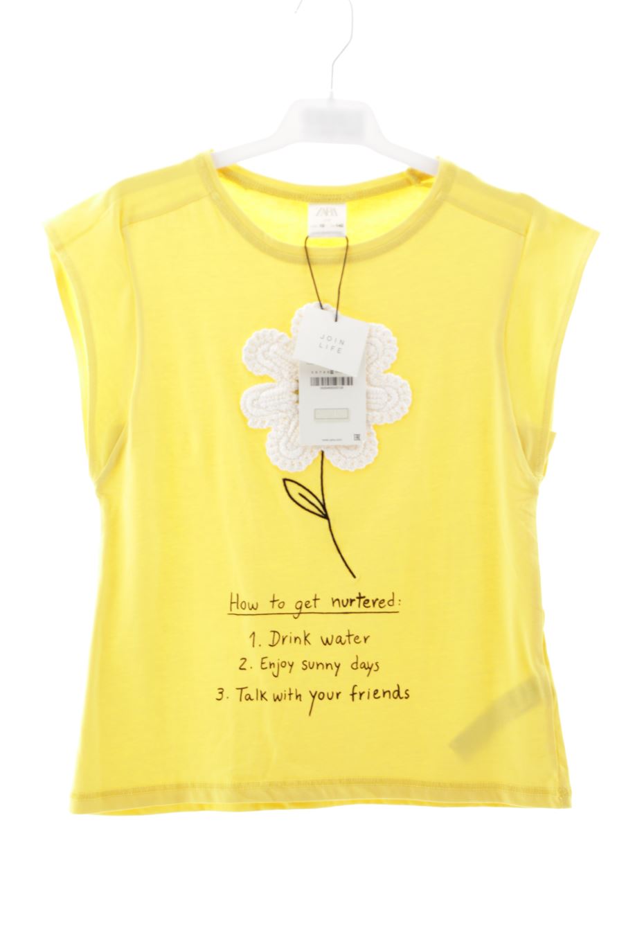 T-shirt Zara de la taille 10 ans avec une étiquette