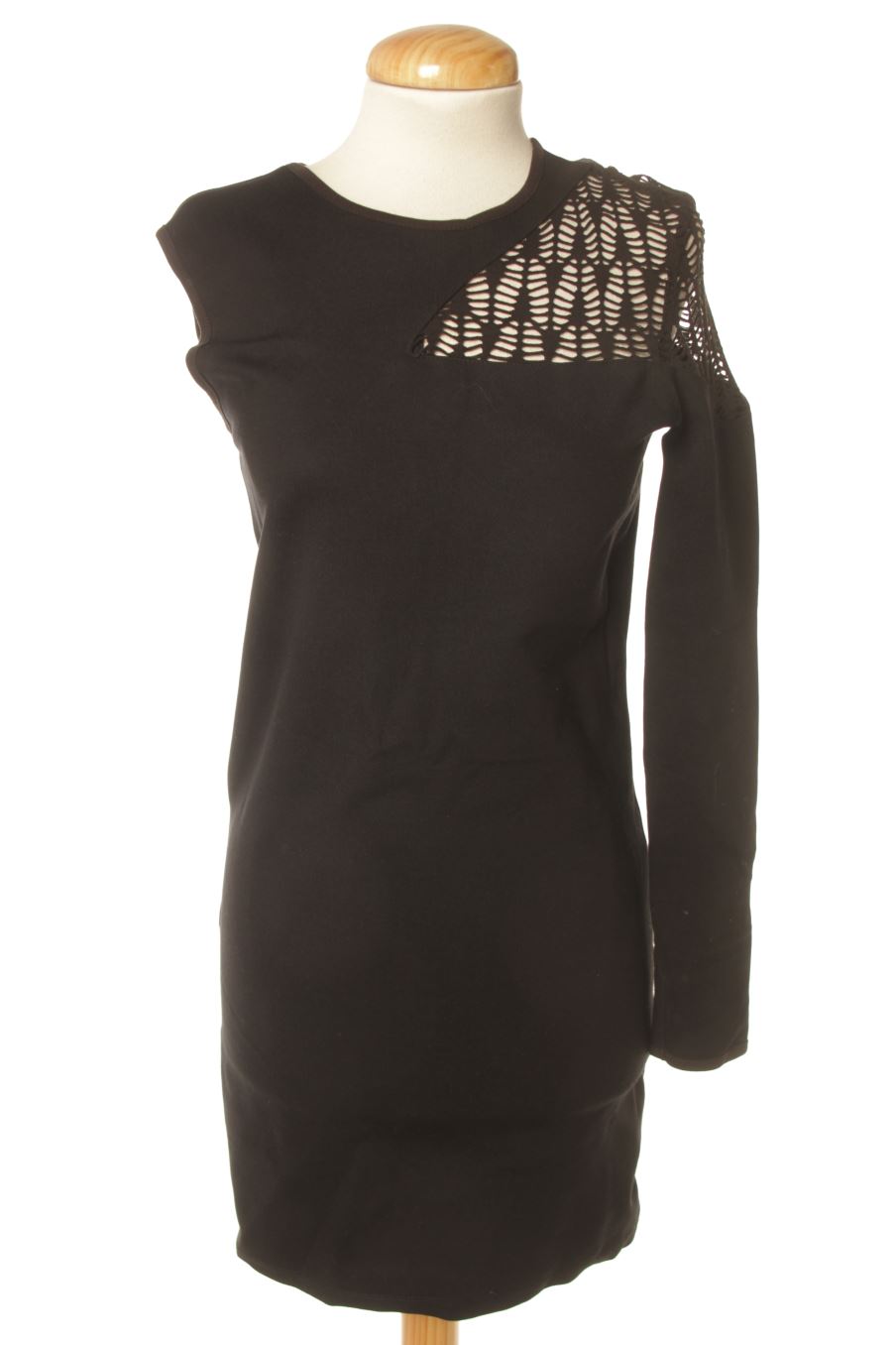Vestido casual de trf (ZARA) de la talla M, de color negro