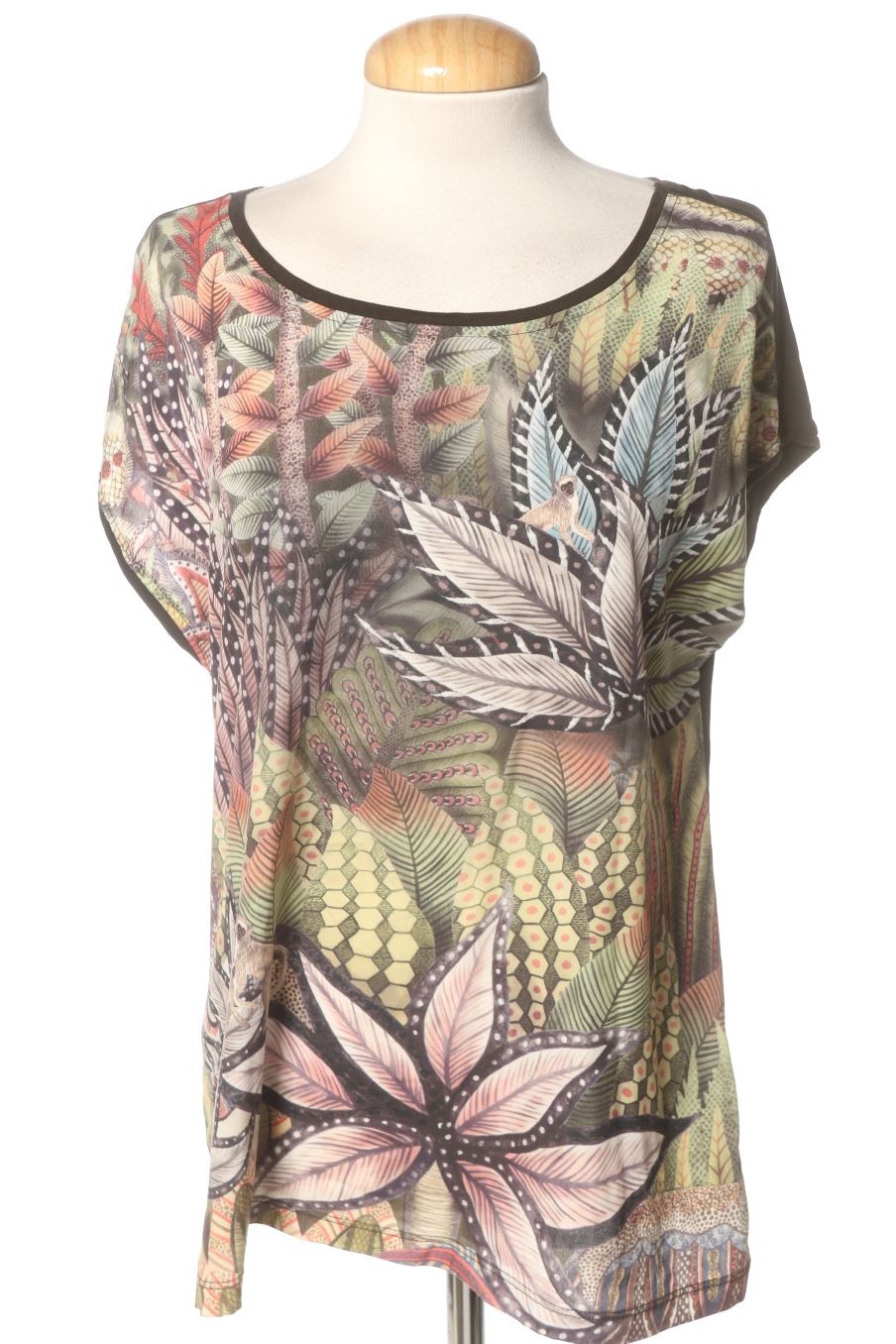 Blouse à manches courtes opus de la taille 38, de couleur imprimés