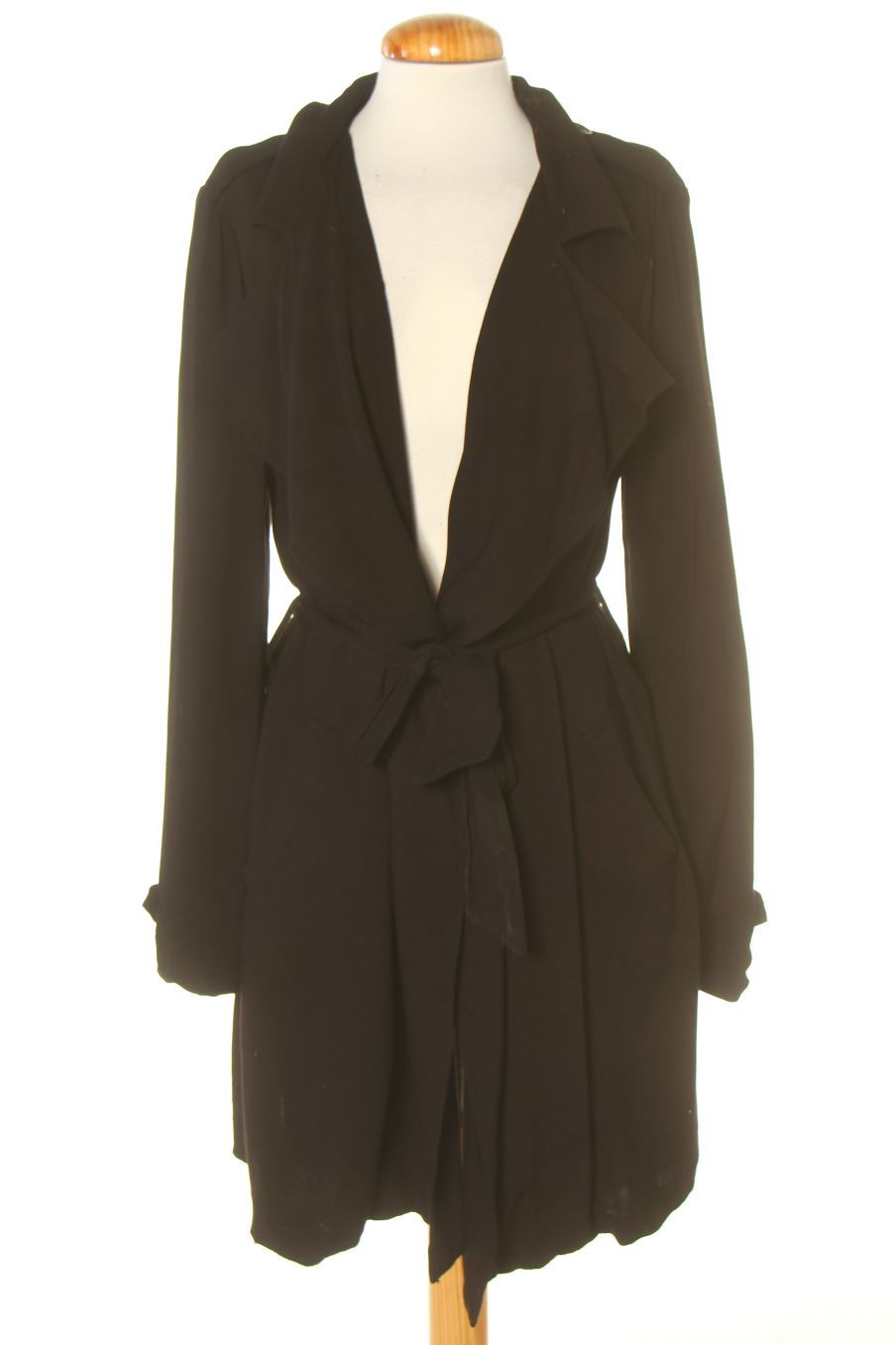Manteau Forever 21 de la taille L, de couleur noir