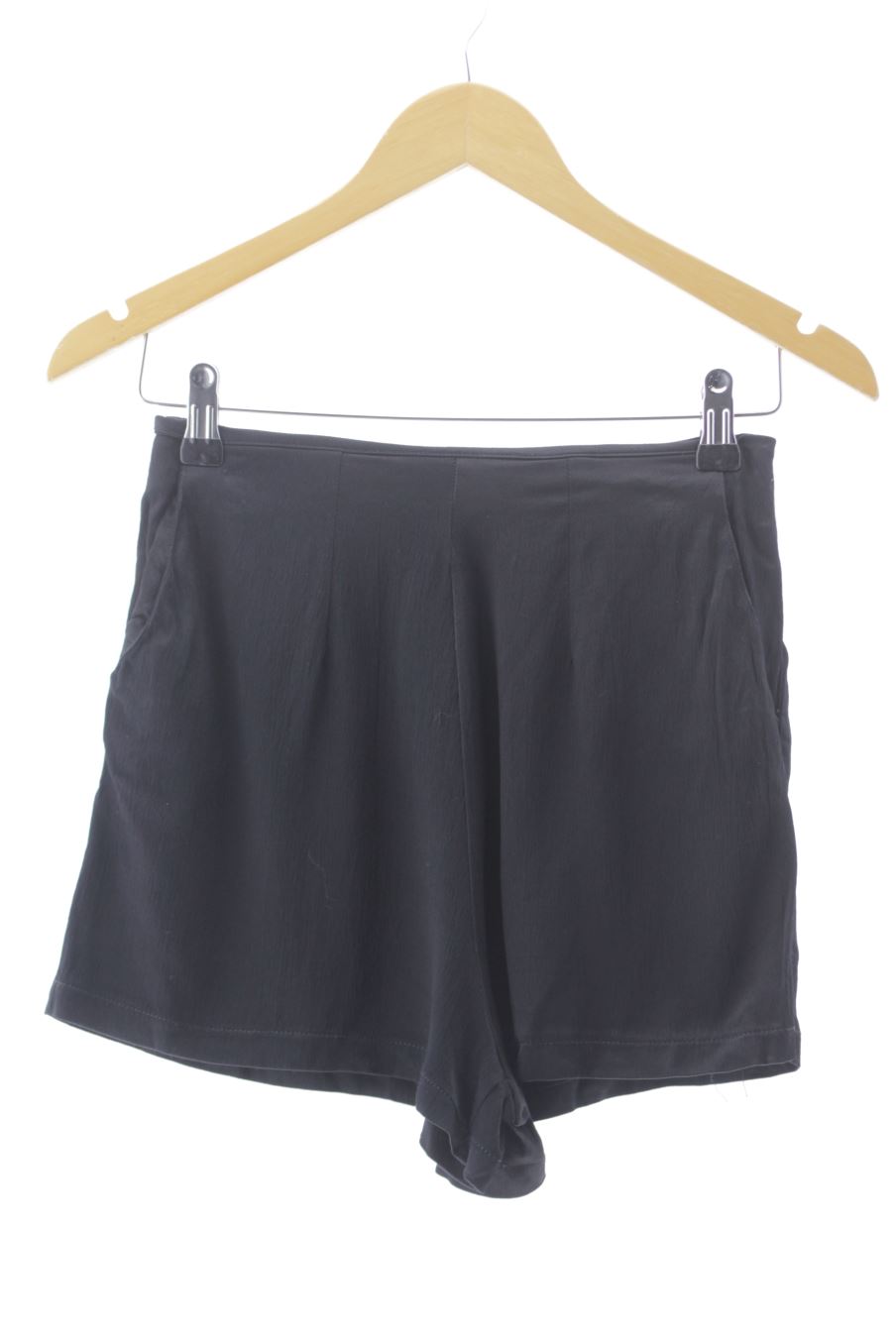 Shorts Zara de la taille S, de couleur noir