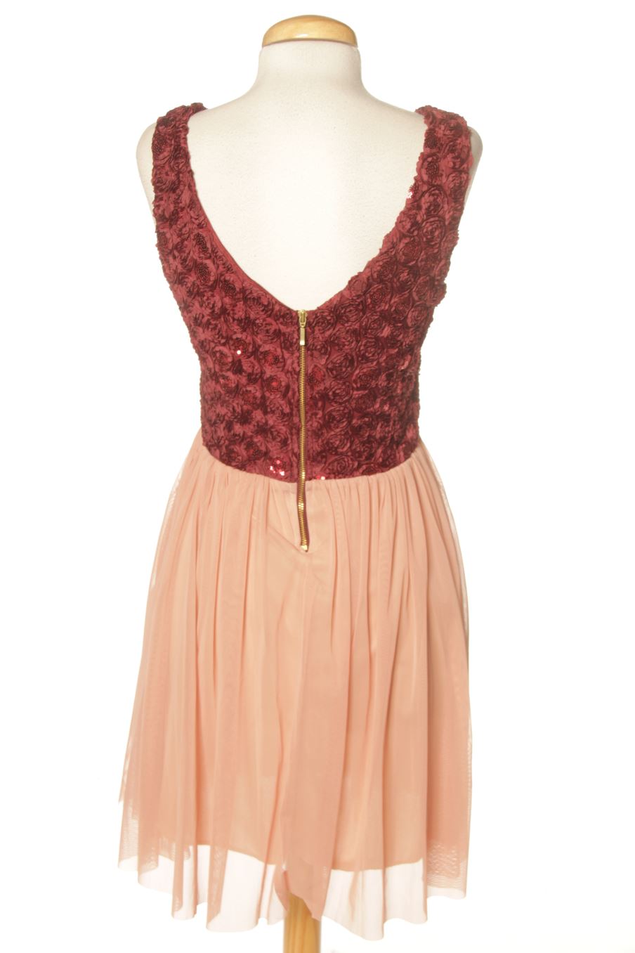 Robe maribel ruiz de la taille 38, de couleur bordeaux