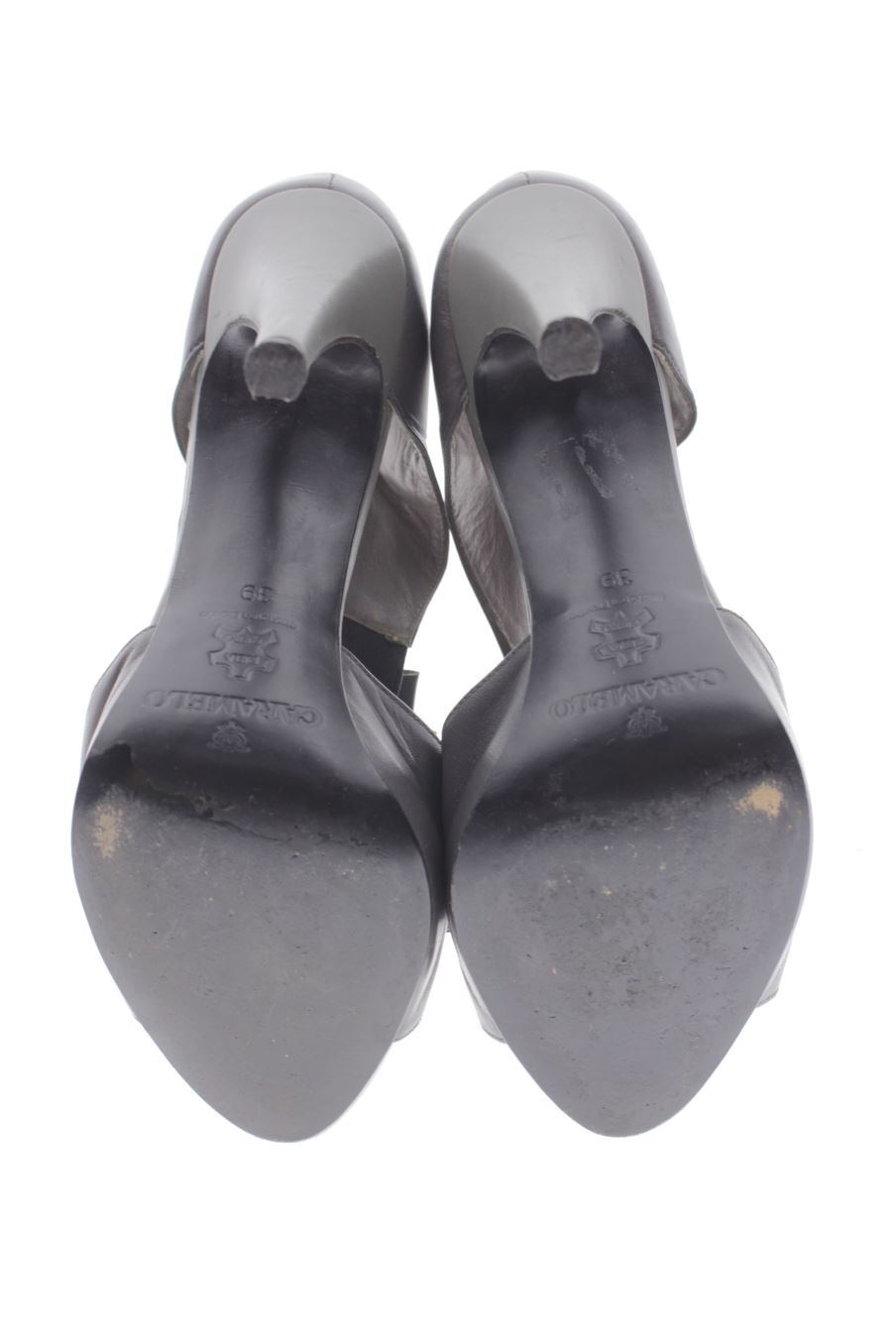 Sandalias tacon de Caramelo de la talla 39, de color gris de