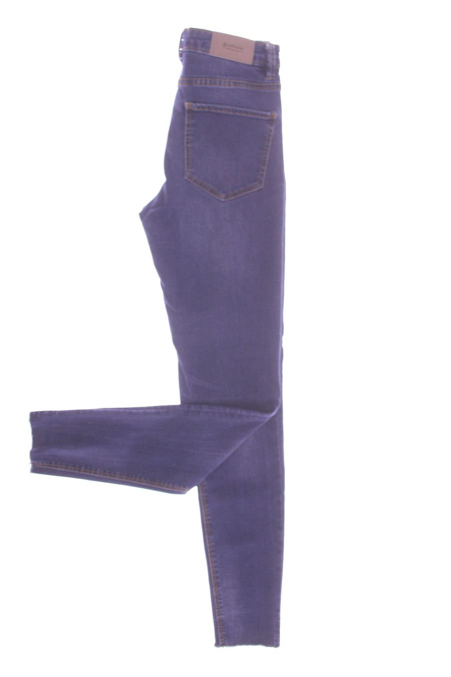 Jeans Stradivarius de la taille 32, de couleur bleu de denim