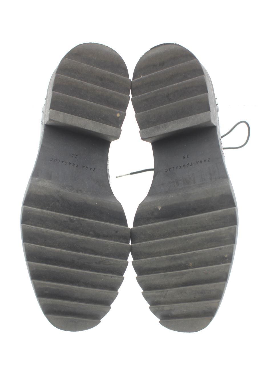 Zapatos de tacon de trf (ZARA) de la talla 35, de color negro de