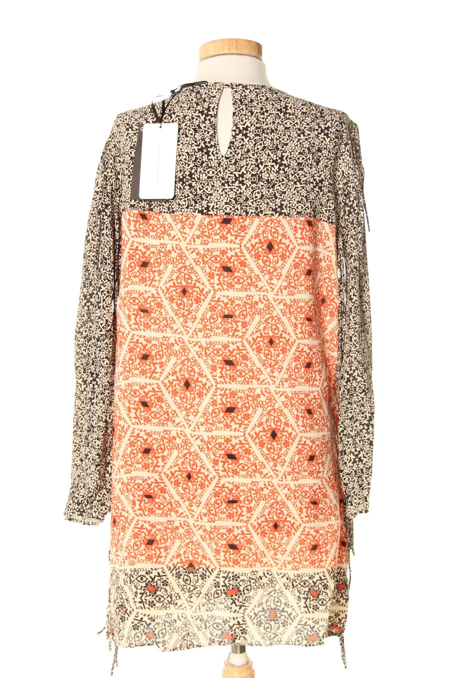Robe casual Zara de la taille M, de couleur imprimés