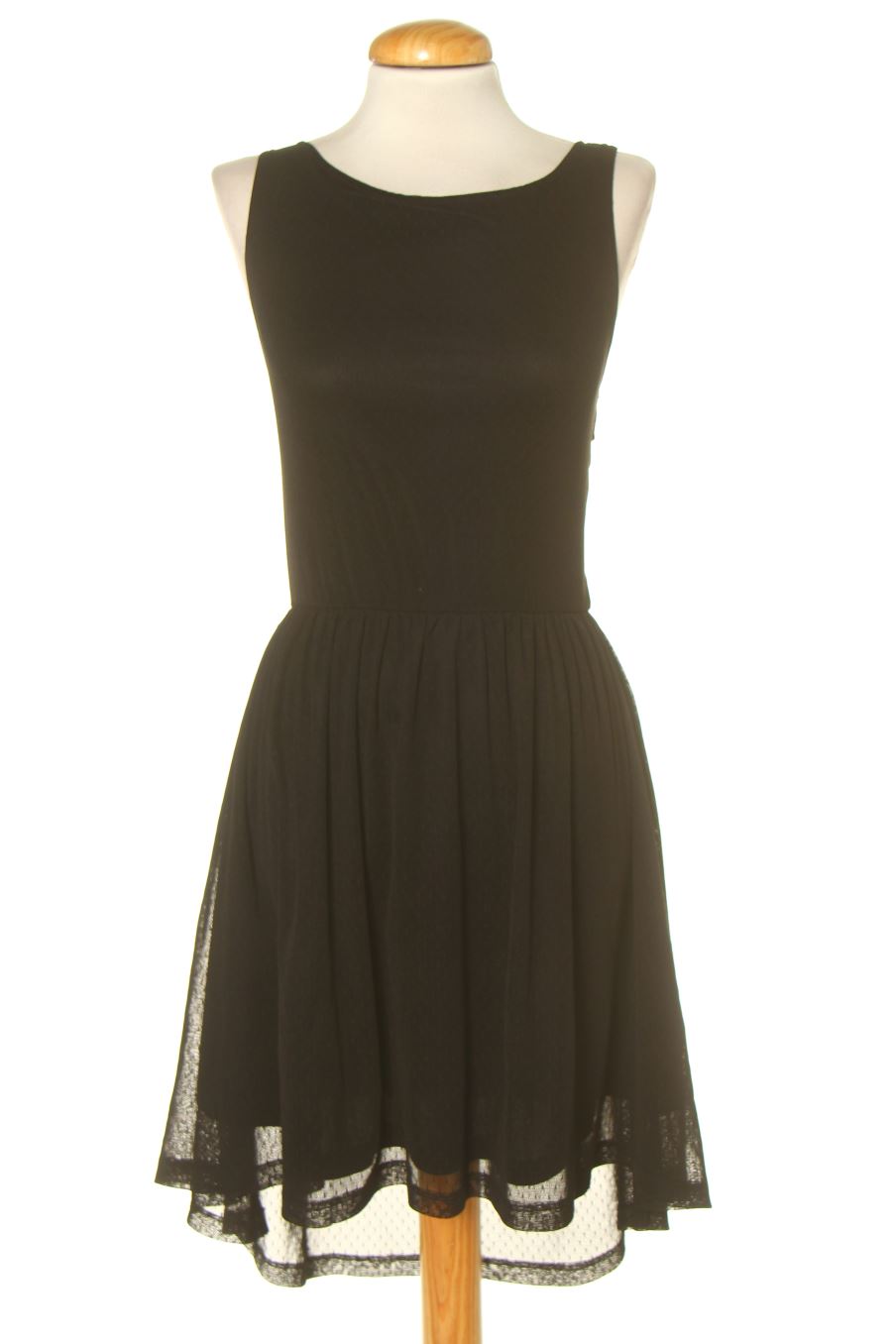 Robe casual Pull & Bear de la taille M, de couleur noir