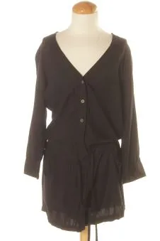 Mono S Wash Clothing Company, foto 1 de 2