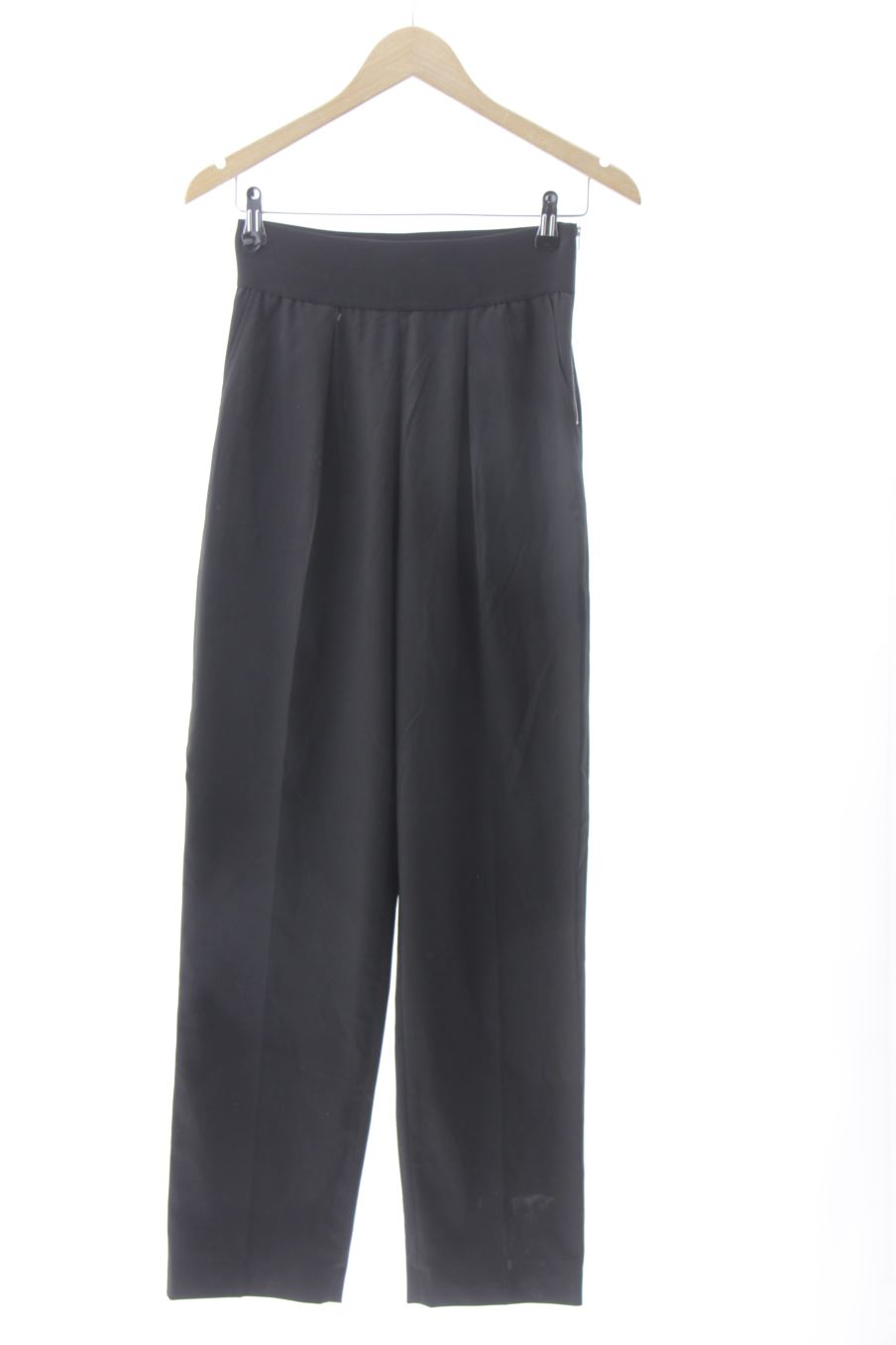 Pantalón de Zara de la talla XS, de color negro