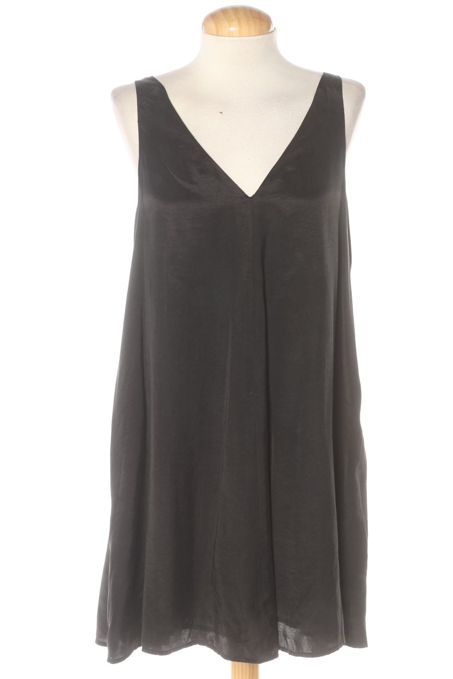 Robe casual Zara de la taille S, de couleur noir