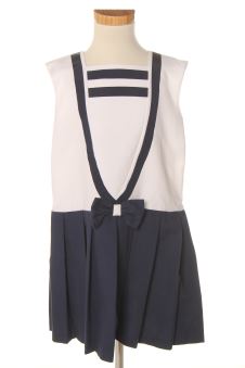 Aufwändiges Kleid 140 Sardon