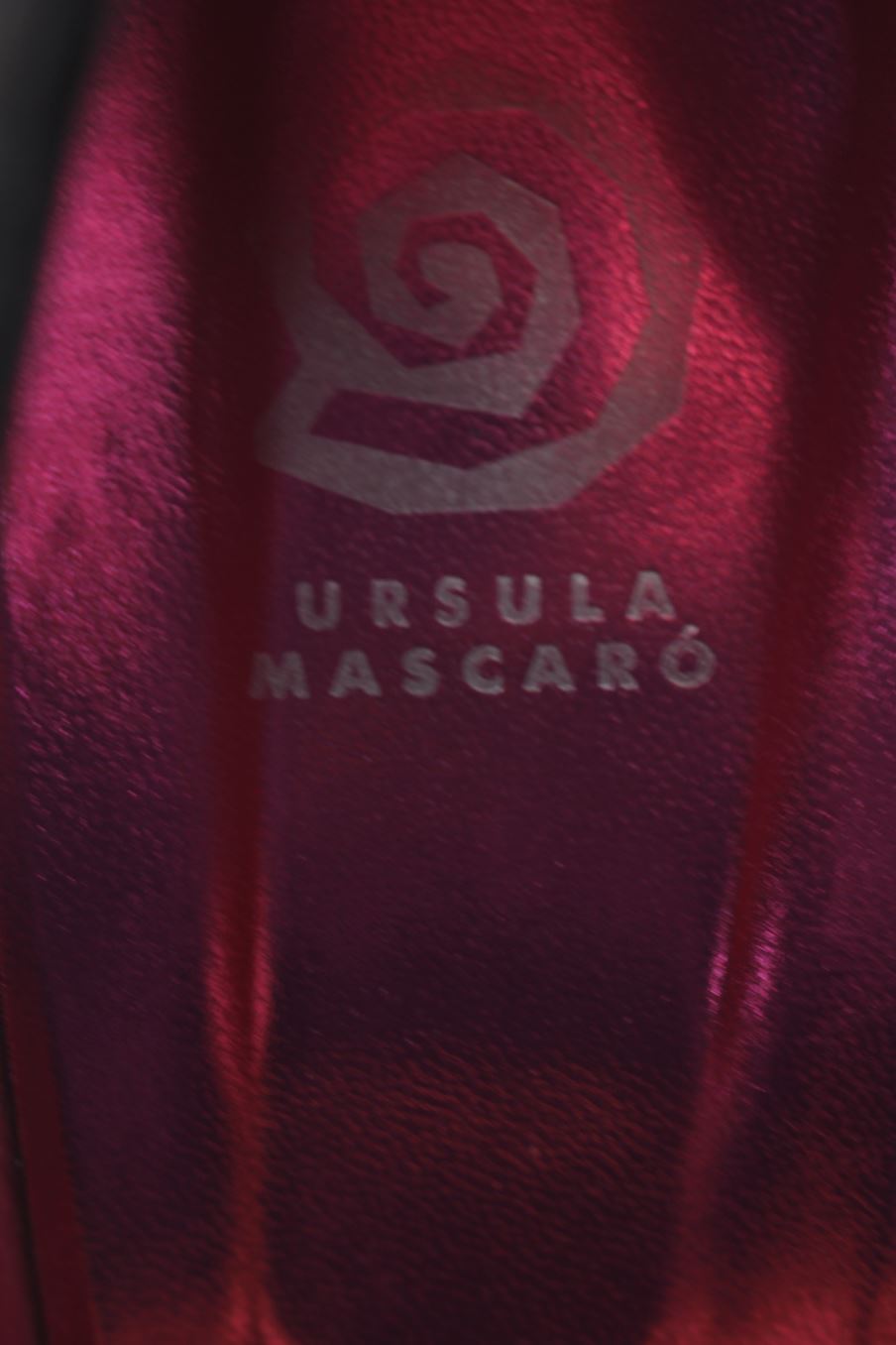Zapatos de tacon de Ursula Mascaro de la talla 40, de color negro de