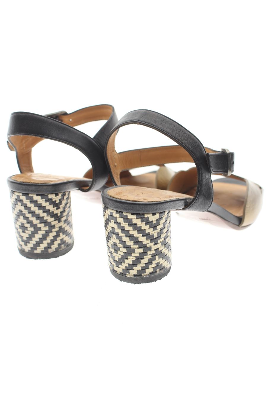 Sandalias tacon de Chie Mihara de la talla 37, de color dorado de