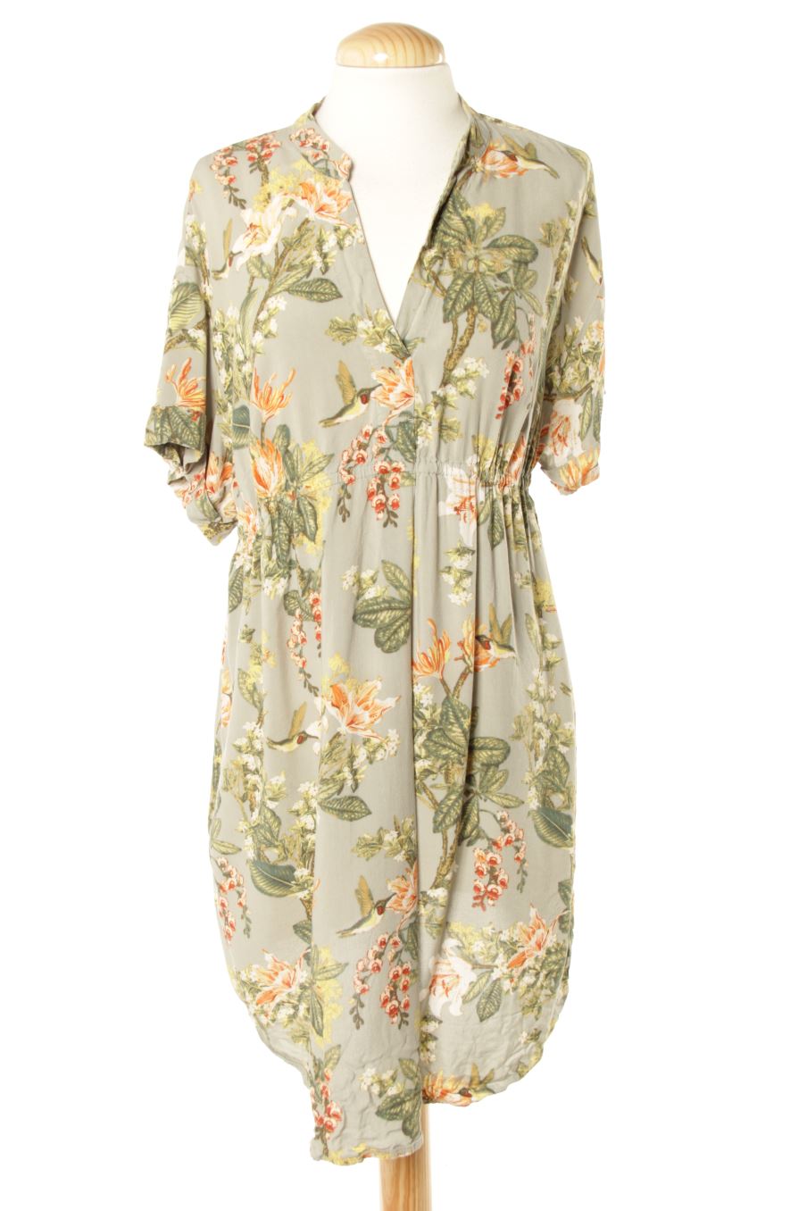 Robe casual H&M Premama de la taille M, de couleur fleurs de femmes enceintes