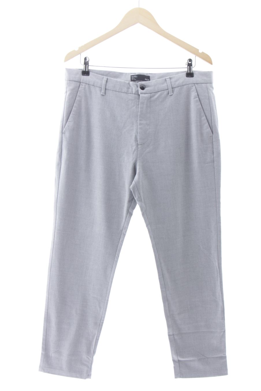 Pantalón de Bershka de la talla 42, de color gris