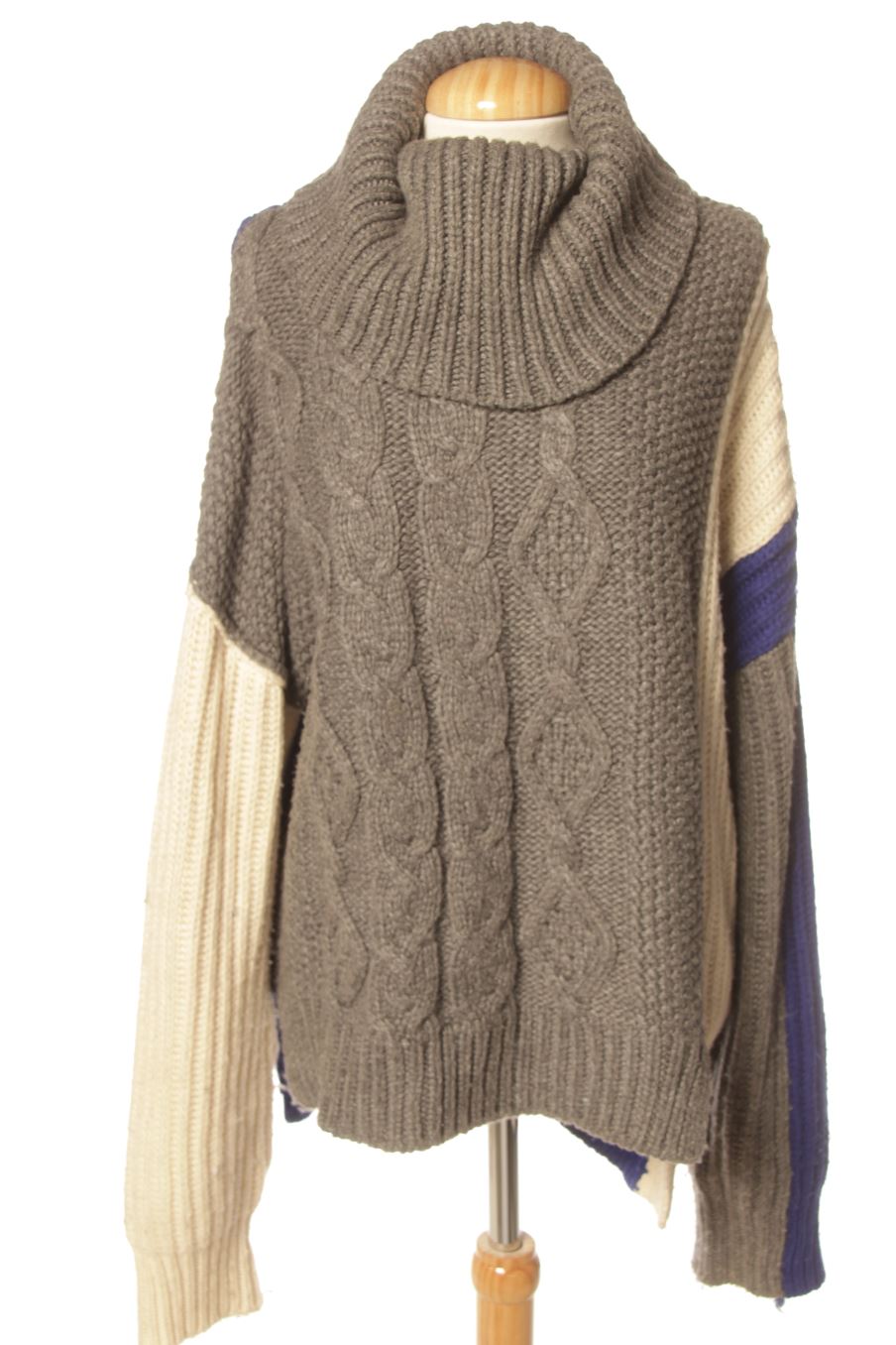 Pull Zara de la taille M, de couleur imprimés