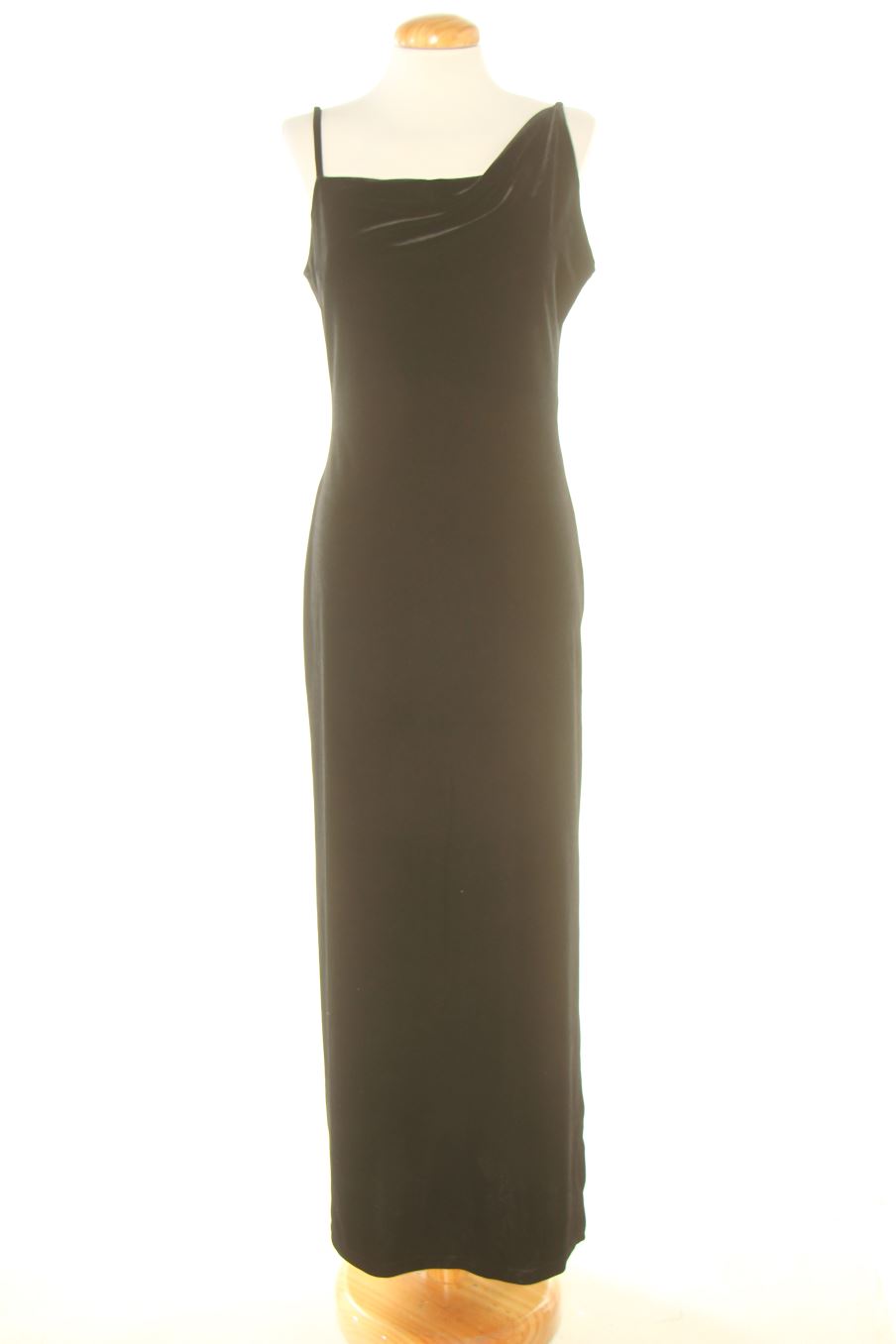Vestito de Zara de la talla 40, de color nero