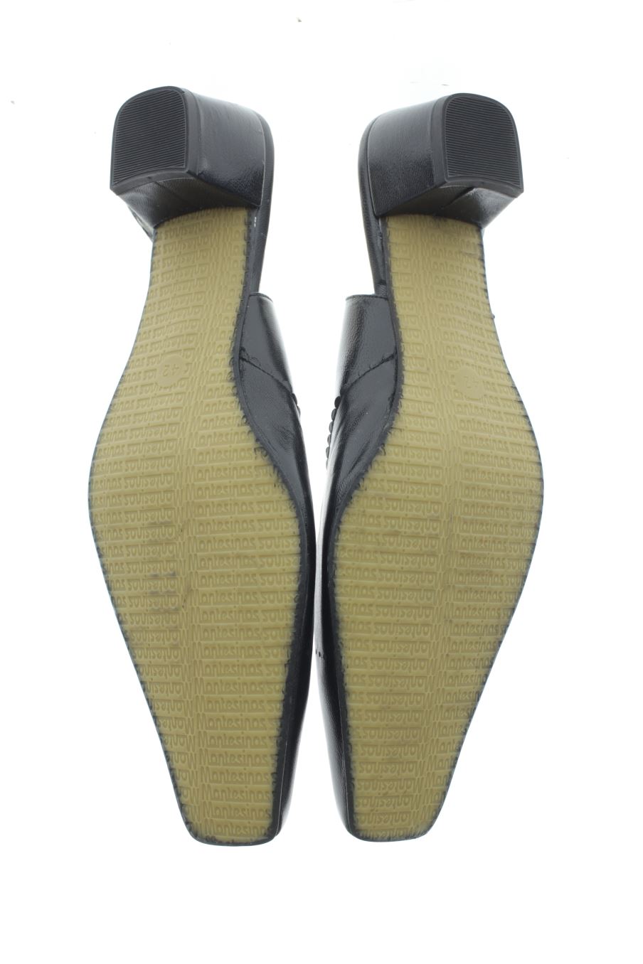 Sandalias tacon de montesinos de la talla 42, de color negro de