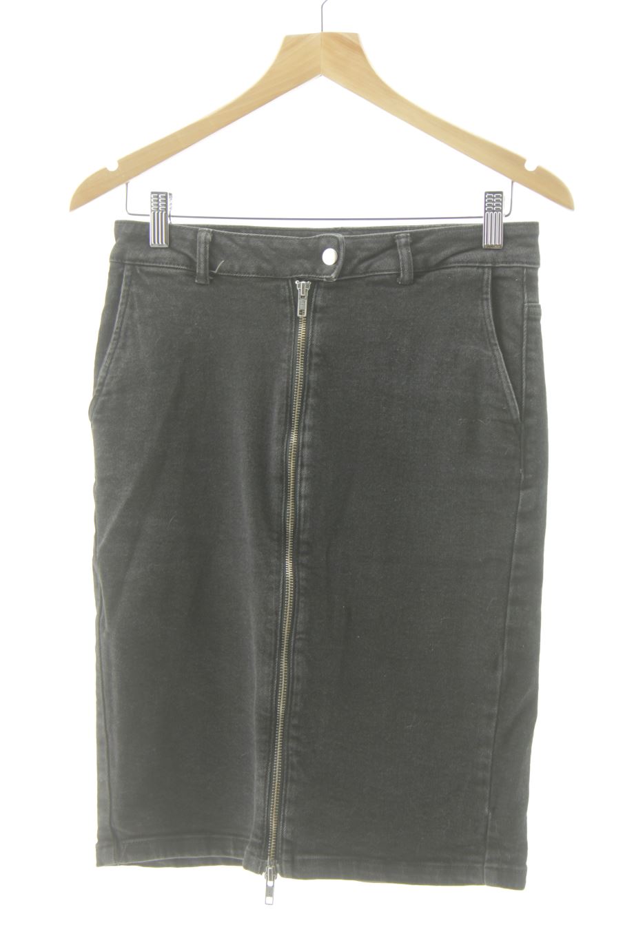 Falda de Only de la talla 38, de color negro