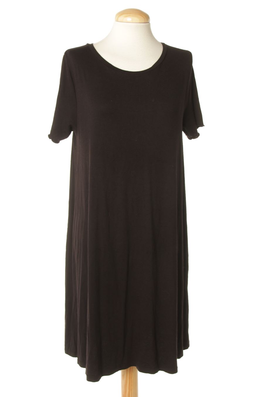 Robe casual Pull & Bear de la taille XL, de couleur noir