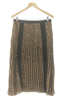 Falda L Stradivarius, foto 1 de 2