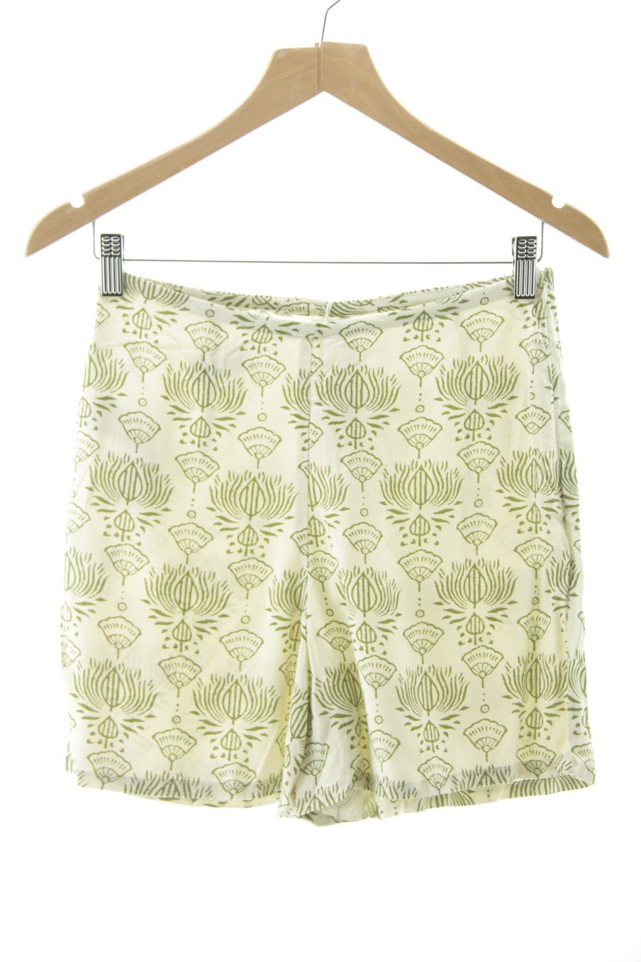 Shorts Mango de la taille S, de couleur fleurs