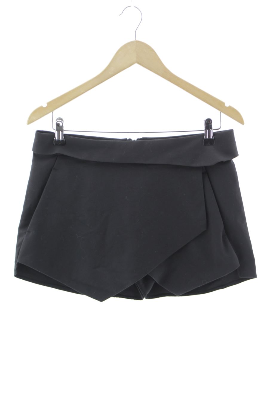 Pantalón corto de Zara de la talla S, de color negro