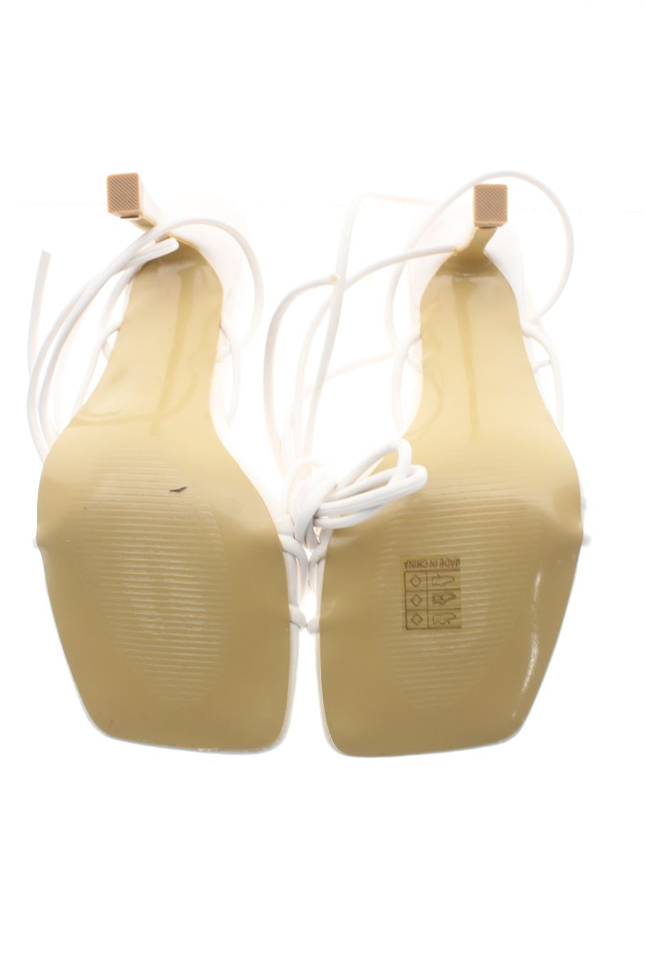 Sandalias tacon de PERCENTIL de la talla 39, de color blanco de