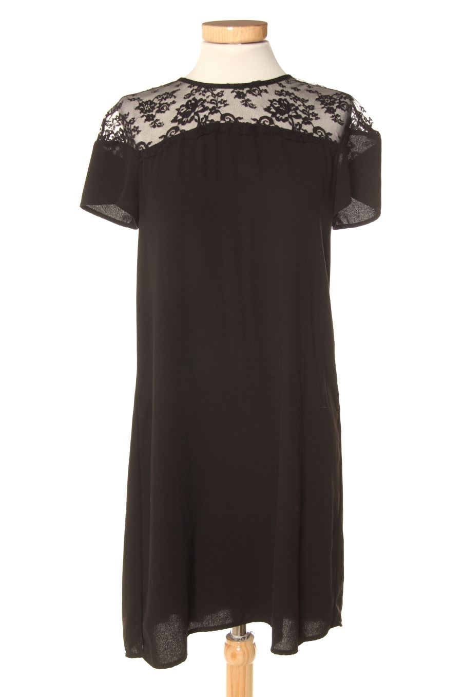 Vestido casual de Zara de la talla S, de color negro