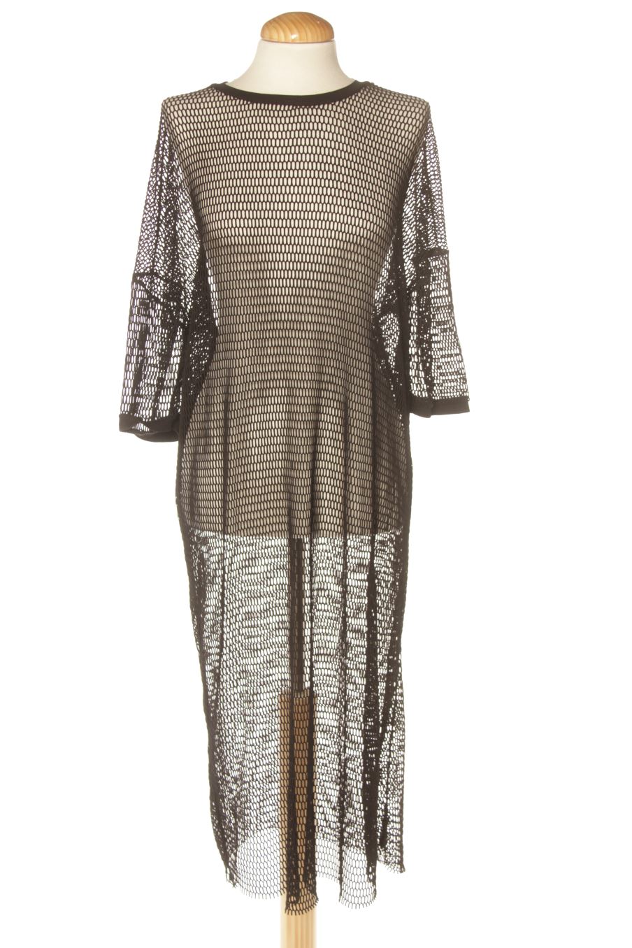 Robe casual trf (ZARA) de la taille S, de couleur noir