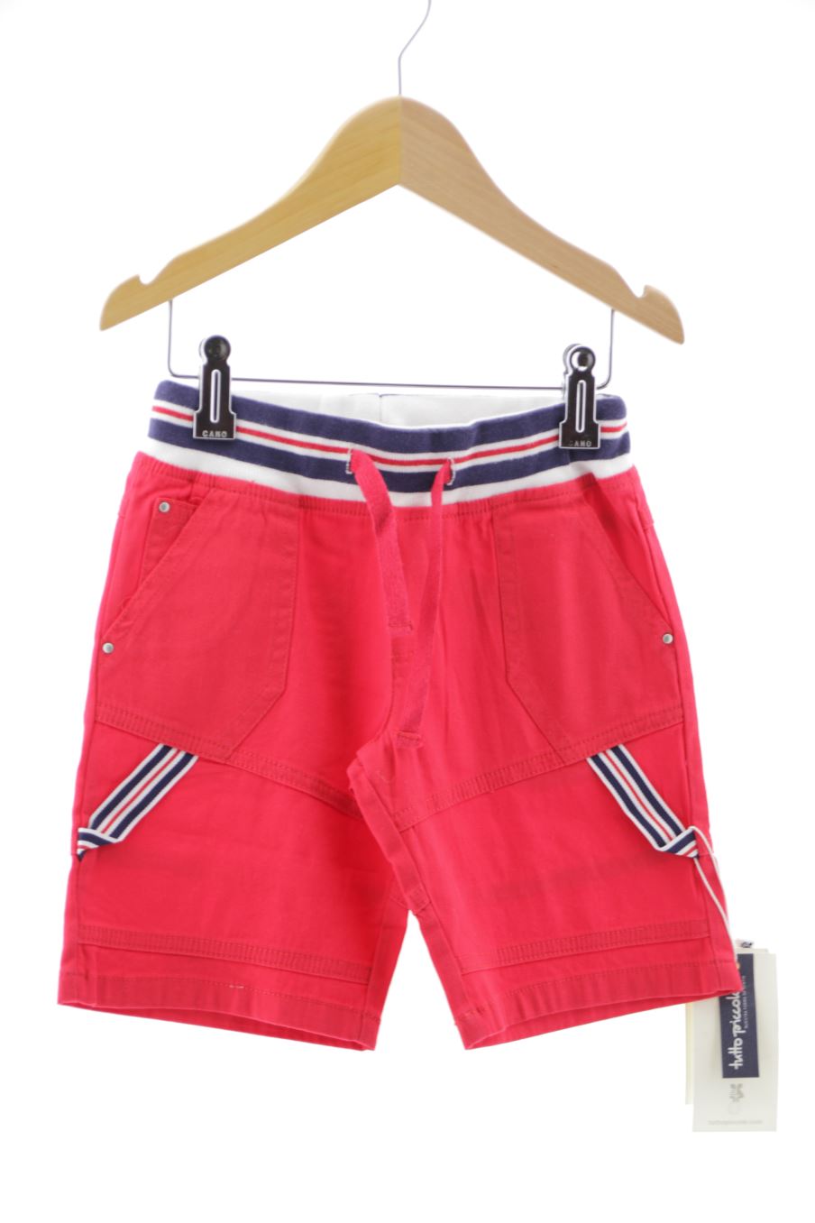 Short Tutto Piccolo de la taille 4 ans avec une étiquette
