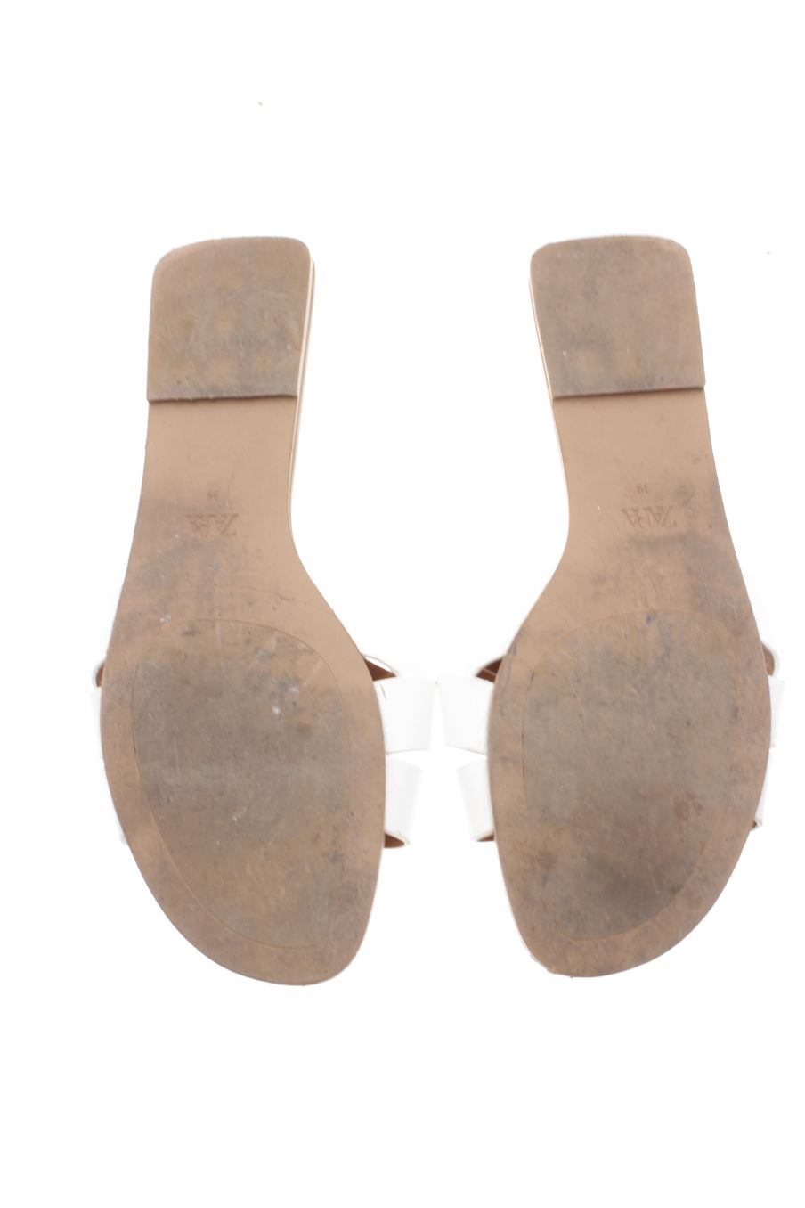 Sandalias planas de Zara de la talla 39, de color blanco de