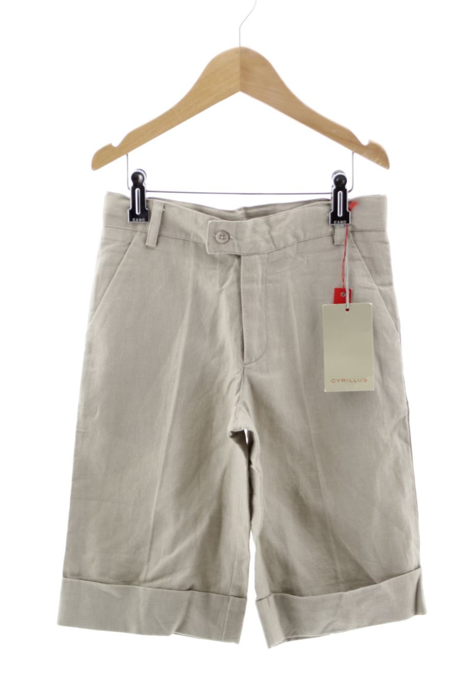 Short Cyrillus de la taille 8 ans avec une étiquette