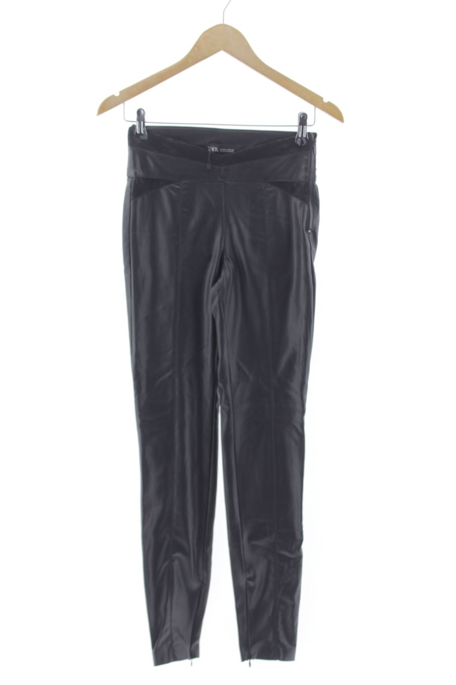 Pantalón de Zara de la talla XS, de color negro de sintético