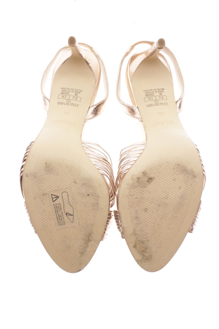 Sandalias tacon de Zara de la talla 38, de color rosa de