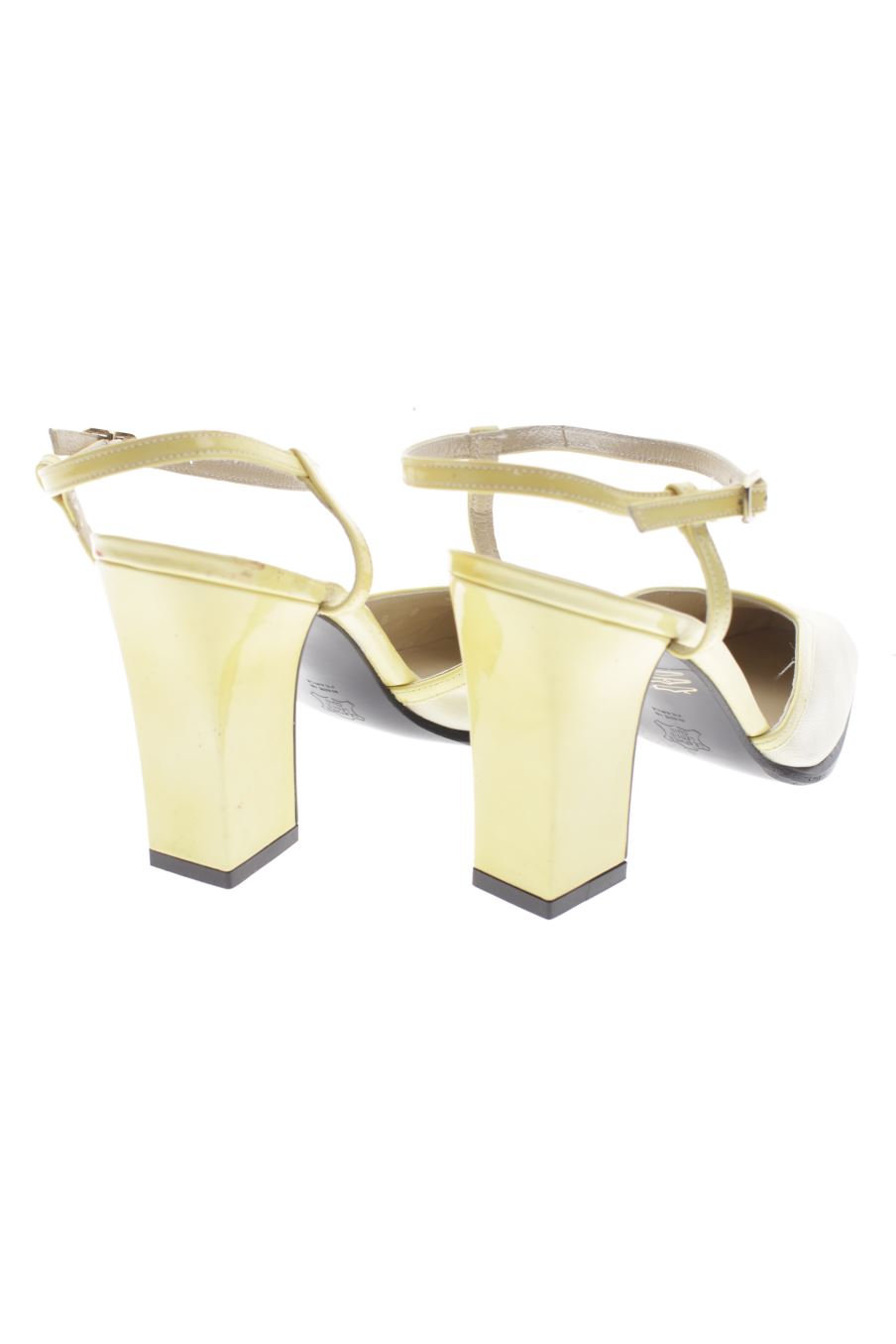 Sandalias tacon de Charles Jourdan de la talla 35, de color amarillo de