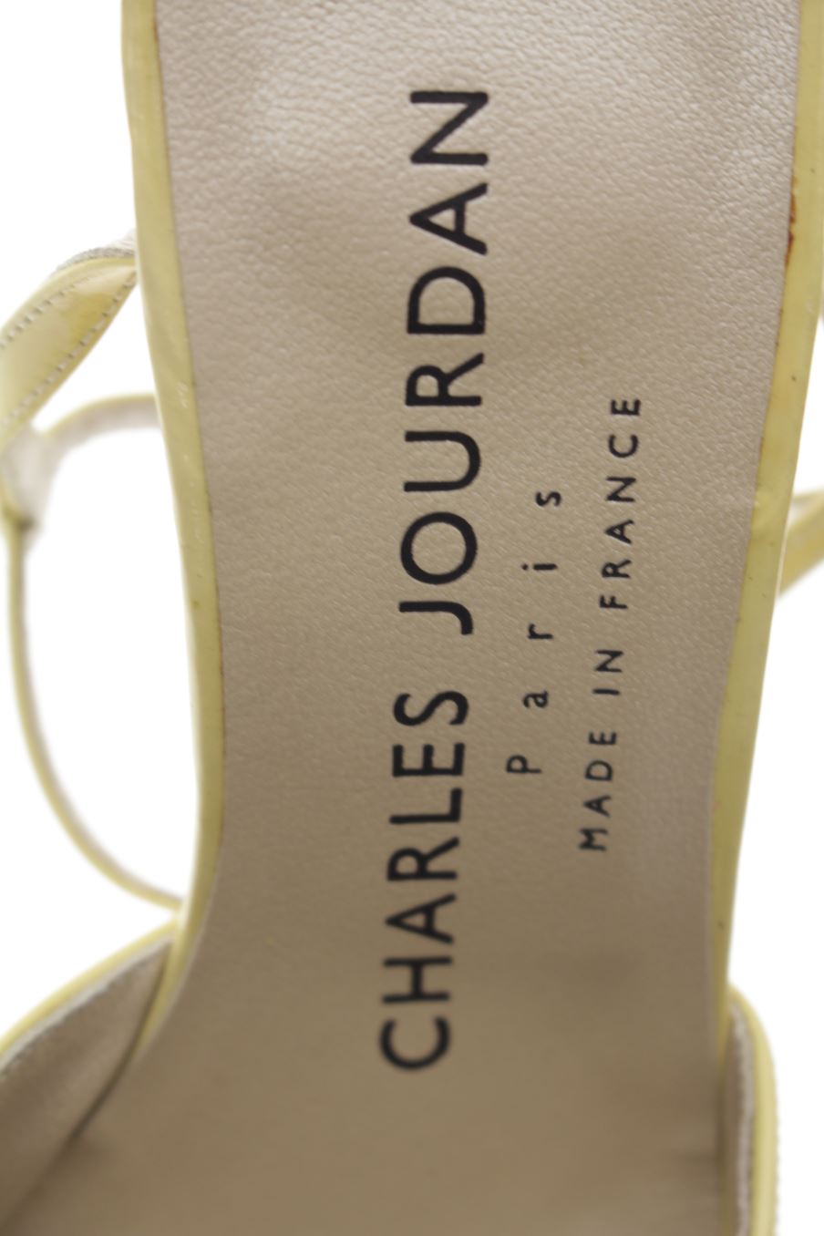 Sandalias tacon de Charles Jourdan de la talla 35, de color amarillo de