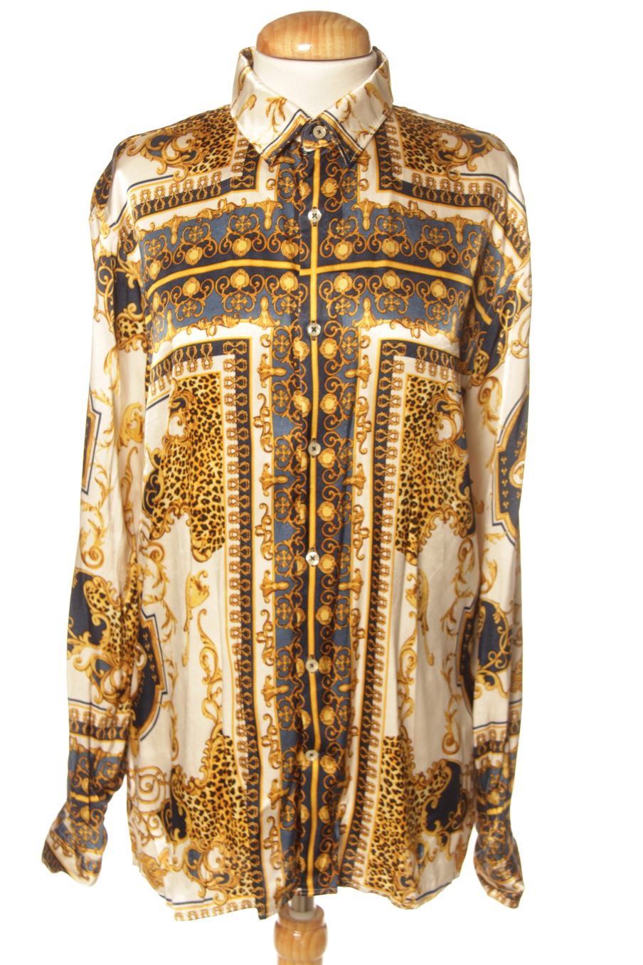 Camisa de Zara de la talla S, de color estampado