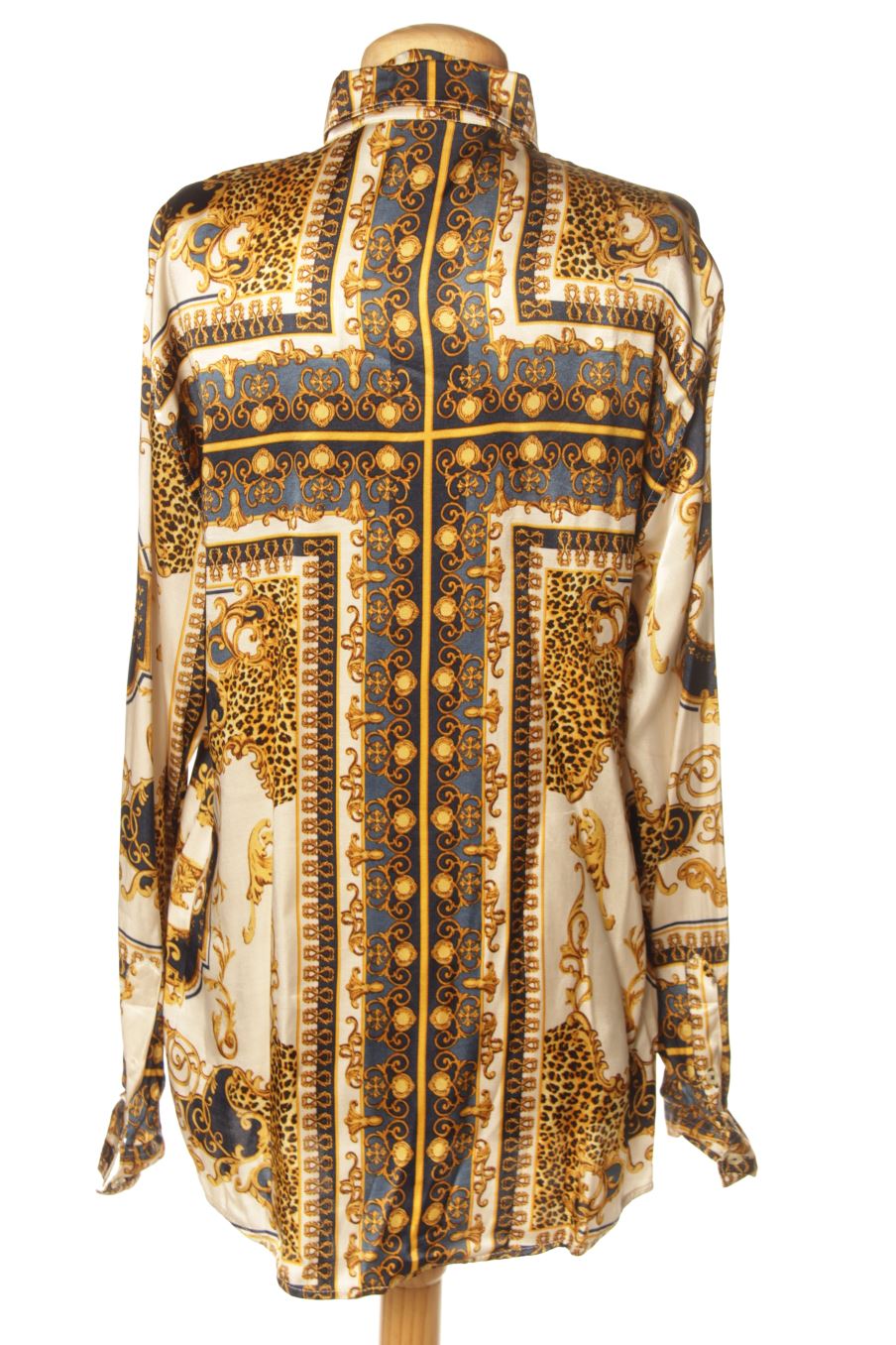 Camisa de Zara de la talla S, de color estampado